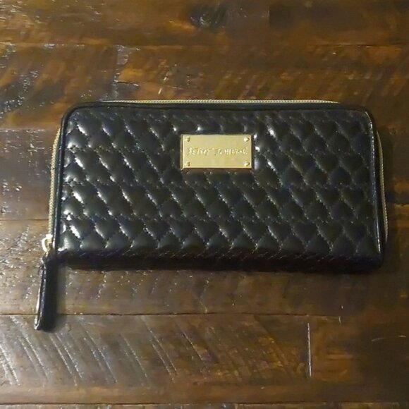 Wallet - Picture 1 of 16